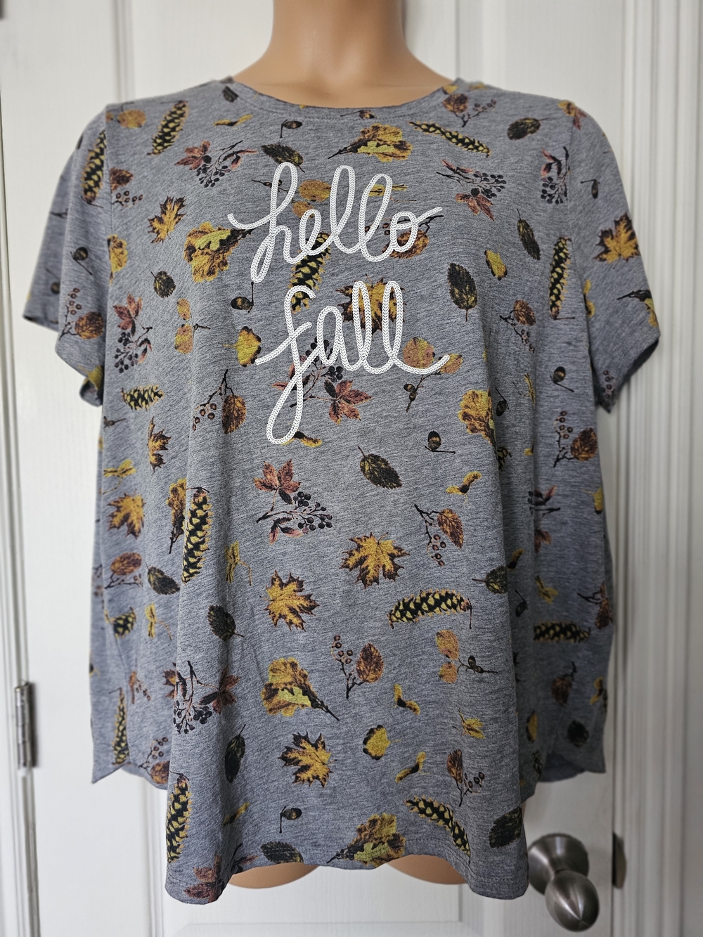 Maurices Grey 'Hello Fall' Short Sleeve Tee with Leaf Print